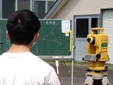 レーザセオドライト(測量機材)