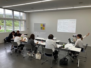 修了式前の簿記の授業風景