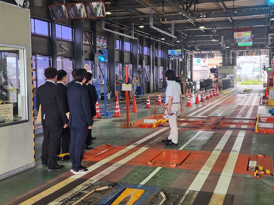 自動車検査場